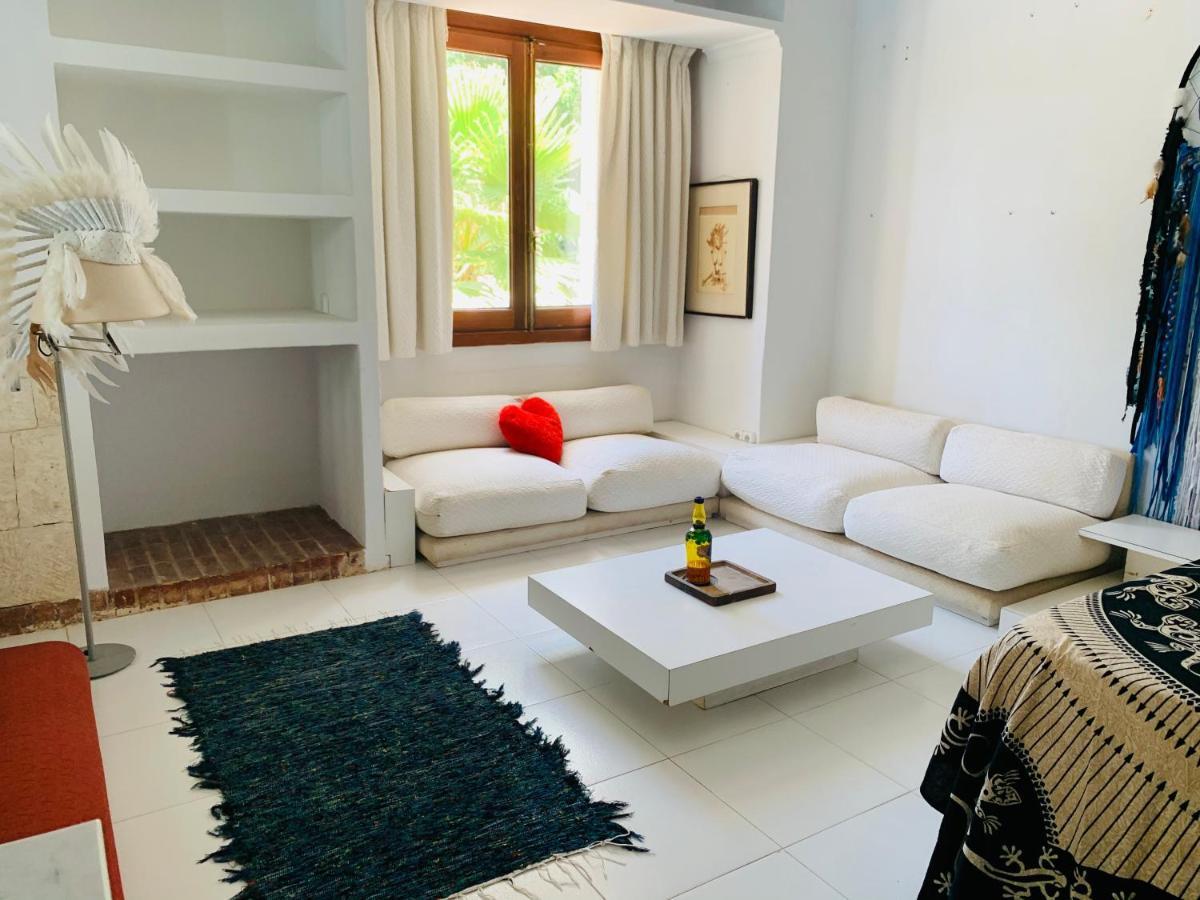 Ibiza Paradise Bed & Breakfast Santa Eularia des Riu Luaran gambar